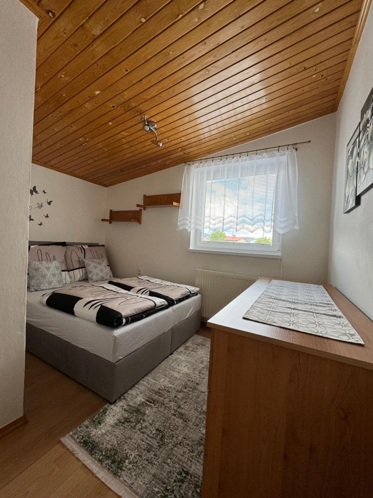 3-izbovy Dom V Kludnej Lokalite Ferienhaus Spisska Bela